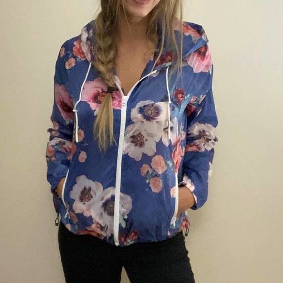 American Eagle Outfitters Jackets & Blazers - RAIN JACKET